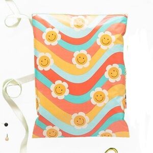 (15) Wavy Daisy Happy Face Poly mailers 14x17